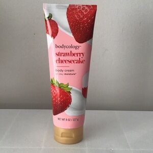 Strawberry cheesecake body cream new